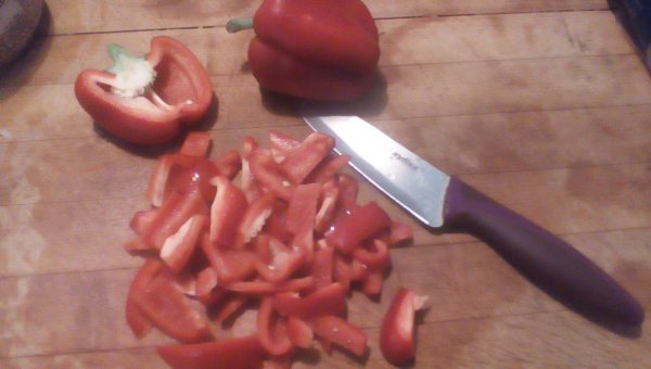 Cut the peppers into chunks